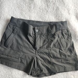 Athleta sz 10 Trekkie Shorts- olive green